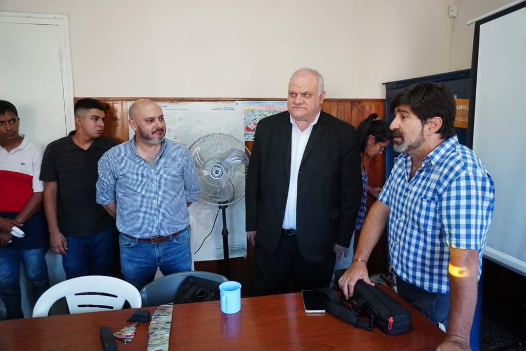 FEDEMASSOTUC's tweet photo. Visité el CEPLA de barrio El Bosque junto al Sec. de Políticas Integrales sobre Adicciones,  Lucas Haurigot Posse, en dónde se llevó a cabo el taller de verano “Promotores Ambientales”,que instruye a los participantes sobre tratamiento de residuos urbanos y economías circulares. https://t.co/sO3CbOfOJD