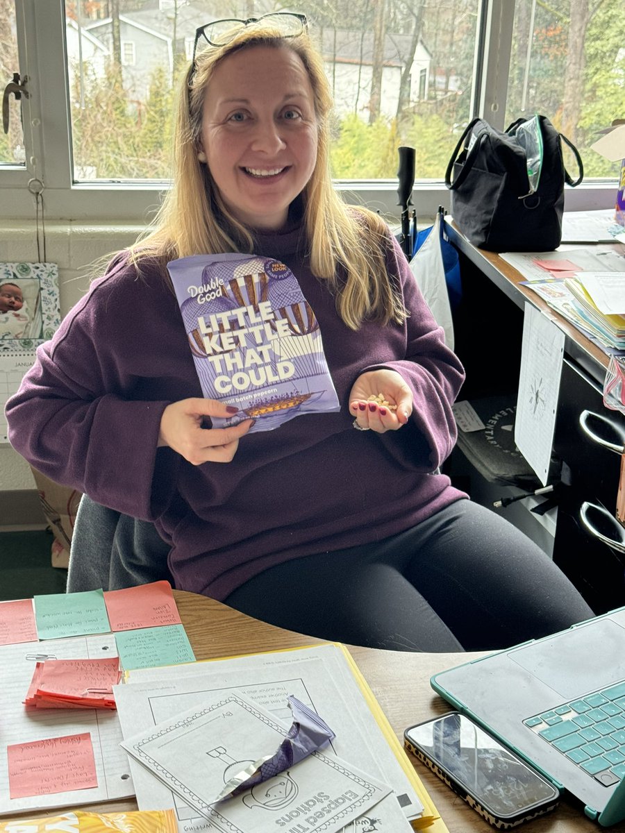 A lot of 😃😃😃faces <a href="/APS_SarahSmith/">SarahSmithElementary</a> today!  Thanks <a href="/DoADoubleGood/">Double Good</a> for the special treat! 😋<a href="/dehutson7/">Dwight Hutson</a> <a href="/pointsbyPortee/">Deyvi Portee</a> @AlfonsoChampion