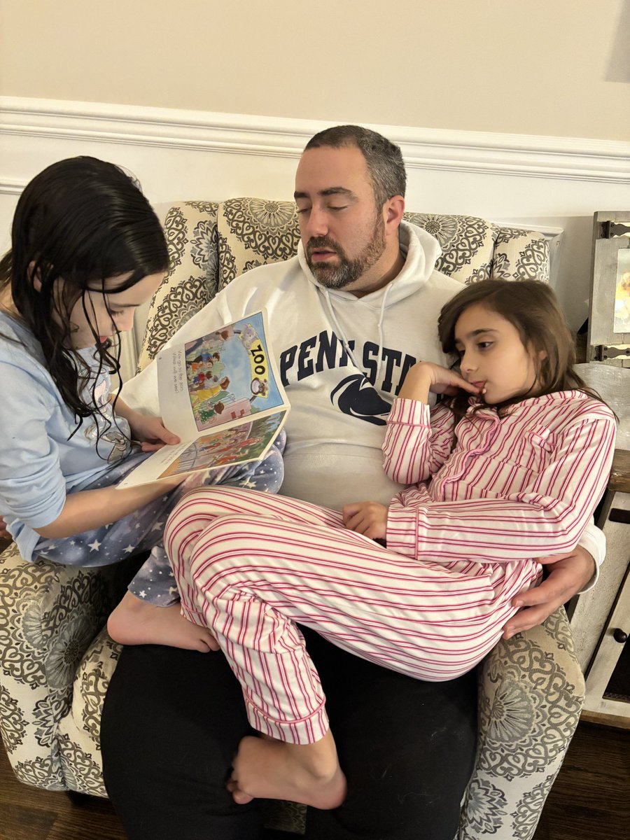 jillklein22's tweet photo. Grace reading for PARP! @WWPPTA @WWP_Dalers https://t.co/O1xHJGWiHK