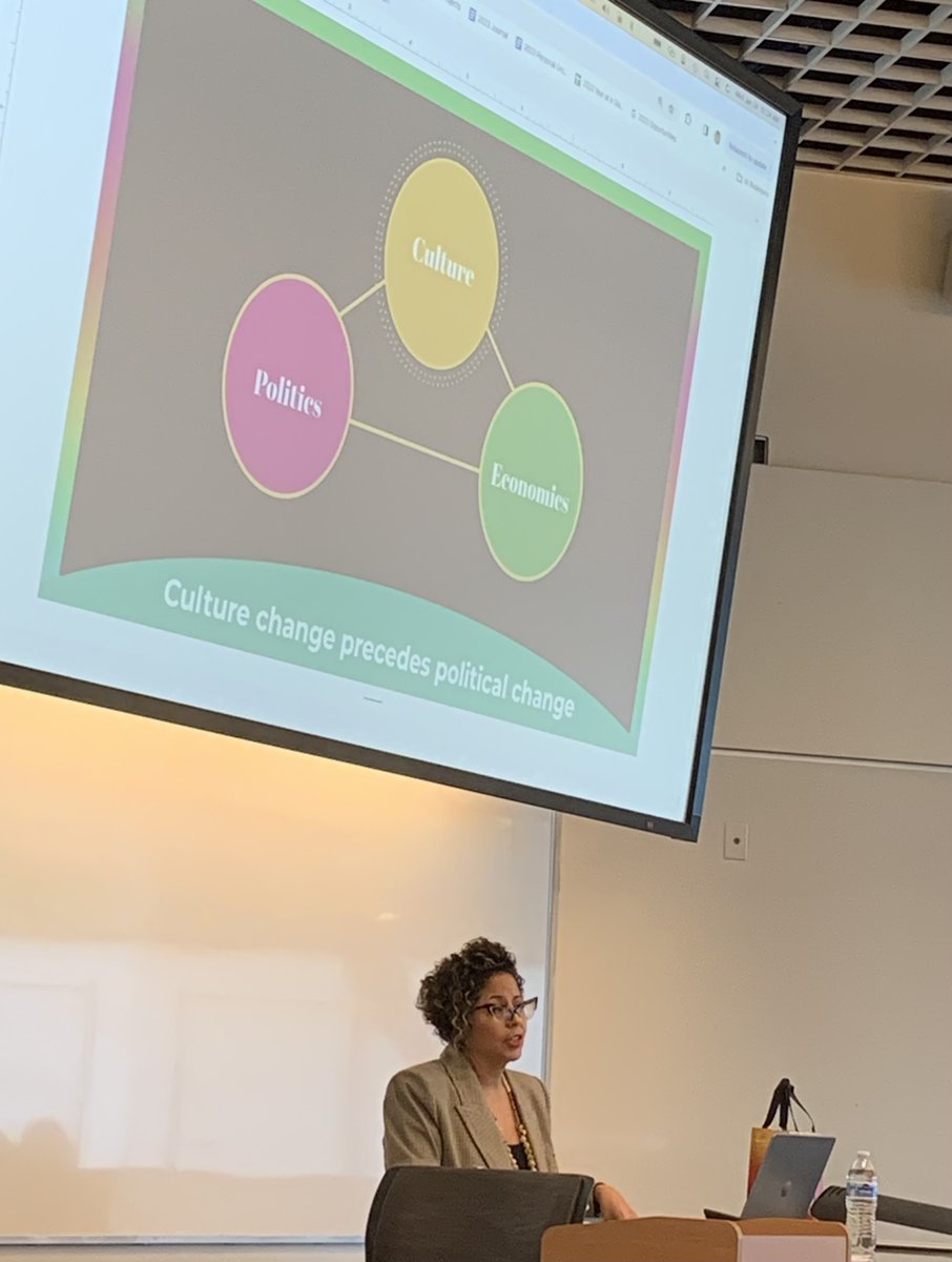 We were proud to have artist and activist @favianna on campus yesterday as part of Silicon Valley Reads! Thanks, Favianna, for visiting our Intro to Chicanx and Latinx Studies class. We can't wait to hear you speak at the Silicon Valley Reads kickoff: bit.ly/3vPjIqO