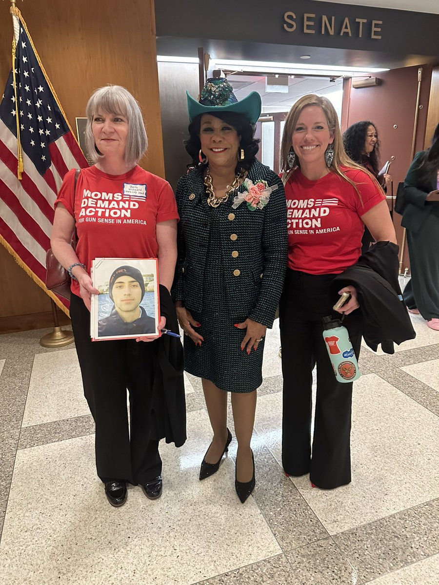 RepWilson's tweet photo. I had a great visit in Tallahassee meeting with lawmakers, activists, and @5000RoleModels students.

I stand with the Florida Democrats in their fight for freedom, lowering everyday costs, and prioritizing issues that matter to everyday Floridians. https://t.co/acfEGZZ0sR