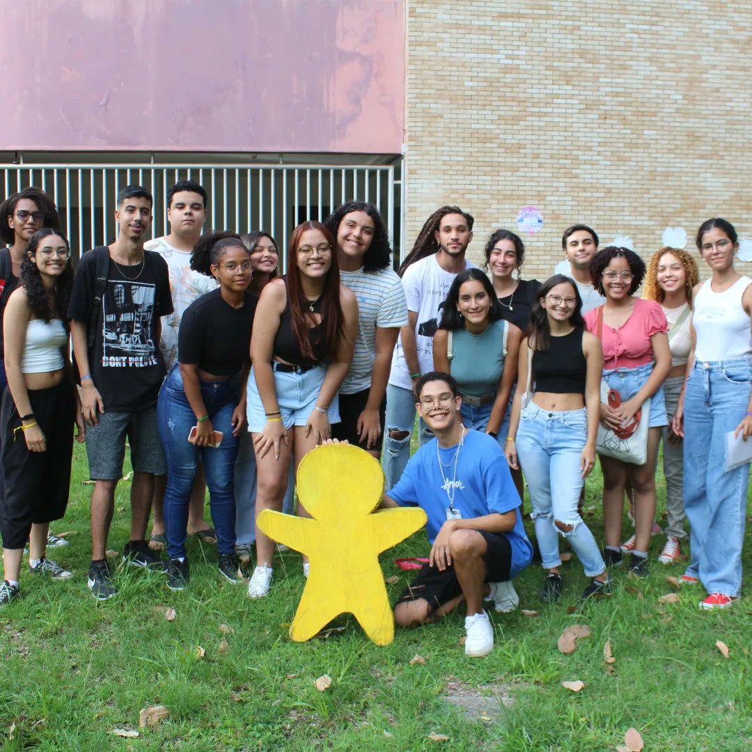 Reunibiufba_'s tweet photo. Relembrar é viver, e viver a REUNI é sempre especial! O nosso #tbt de hoje são as equipes da gincana de 2023, quem lembra qual foi a vencedora? 

💙💚❤️💛

#reuni2024 #reuni #ufba #bi #bis #biufba #cienciaetecnologia #cet #artes #saude #humanidades #ihac https://t.co/amWhzHhGwb
