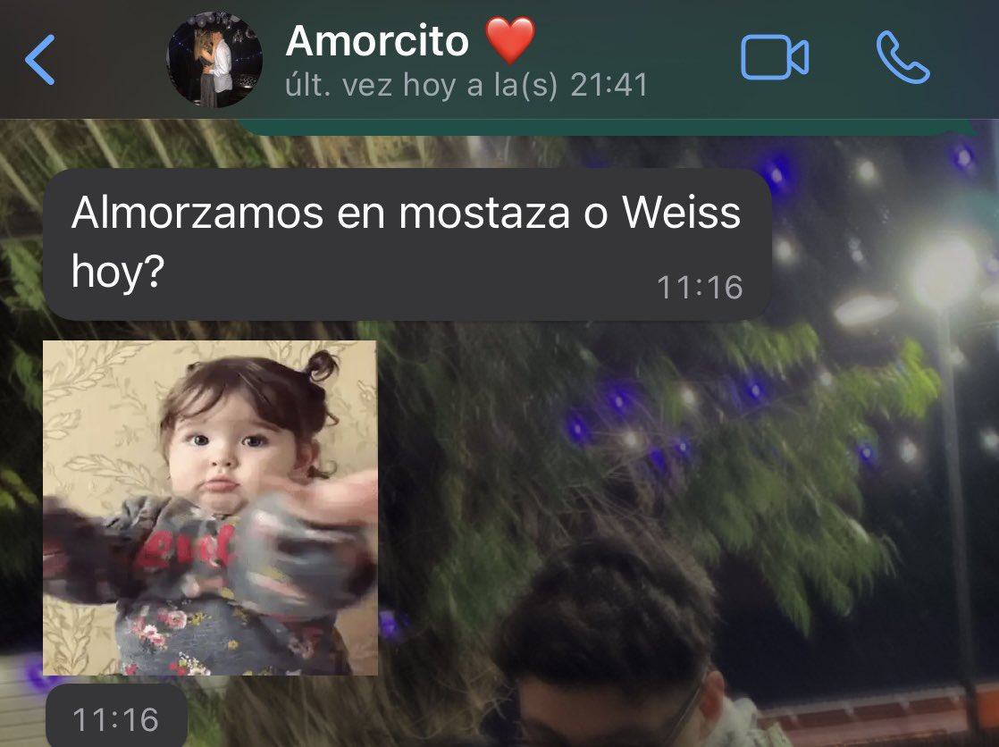 tamiicalabrese's tweet photo. Naa así de la nada me manda ese mensaje es lo mass te amoo😍❤️, a todas nos gusta q nos inviten a comer una hamburguesa jeje https://t.co/adF1oHwU5N