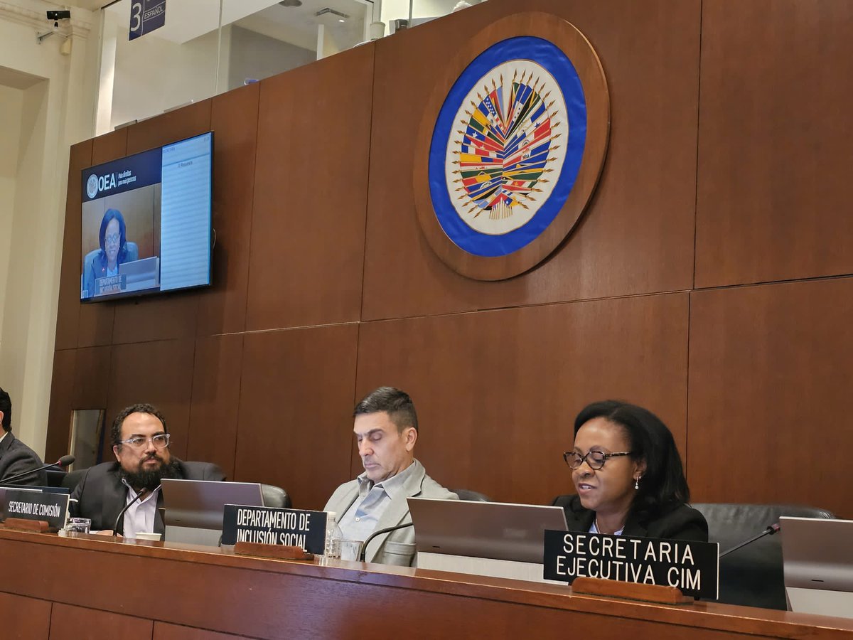 OEA_Derechos's tweet photo. Nuestro especialista @MarietteVidal presentó ante la #CAPJ junto con Argentina🇦🇷 el trabajo que realizan los Estados Miembros de la Red de Consumo Seguro y Salud @rcss_oea y el apoyo desde @OEA_Inclusion como Secretaría Técnica en la protección de los derechos de l@s consumidores https://t.co/FxEkQ2Ul4R