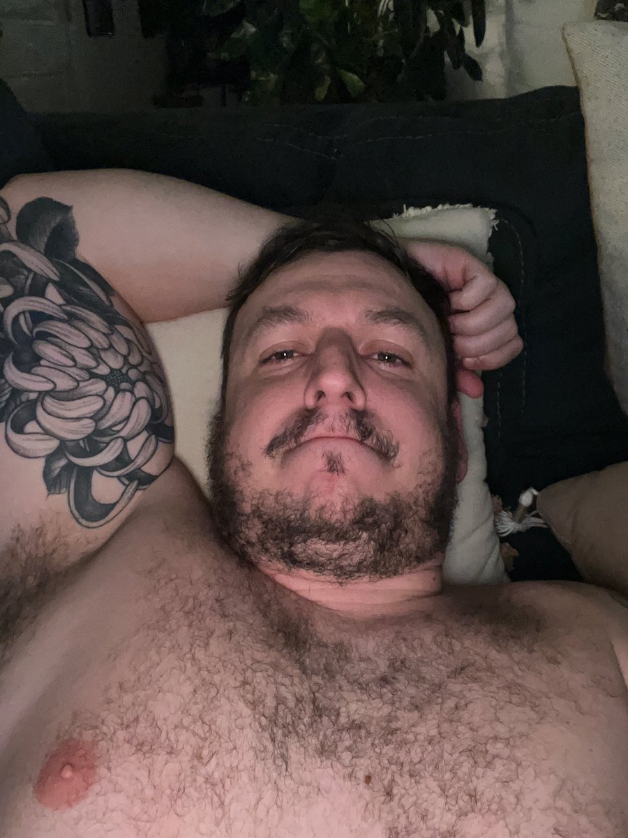xNotAnotherOnex's tweet photo. My legs and back are paying for those deadlifts I did earlier 😓 https://t.co/SwVfYAPYG8