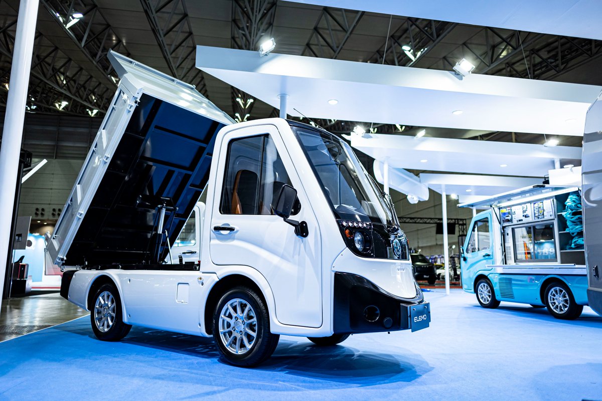 ev_hwe's tweet photo. この度、特装車の国内トップメーカー『新明和工業株式会社』と協業し 既存車種【ELEMO】の新ラインナップとして【ELEMOダンプ】を本日1月26日に販売開始致しました。 
 自治体向けの「清掃仕様」と、様々な業種に対応可能な「多目的仕様」の2種類を展開。  
車両自体の電力でダンプ装置を作動させるため、CO2を排出しない作業が可能です。  

 詳細は下記URLよりご覧いただけます。
https://t.co/CZoDVnxg5j

#HWE #ELEMO #新明和  #特装車  #トラック