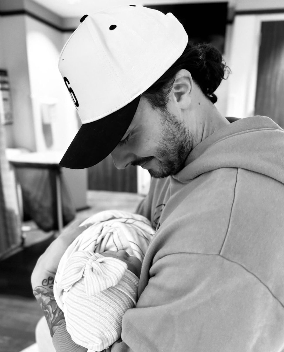 Girl Dad Indy 🩷

Congrats <a href="/JonathanIndia/">Jonathan India</a> and Daniella!
