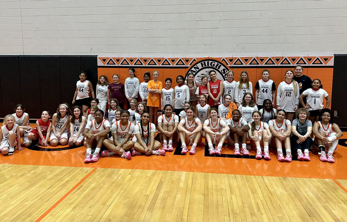 🏀FINAL SCORE🏀 #Monacan 74 #Powhatan 33 ⭐️Amirah Washington 18pts 4stl ⭐️Lila Donnelly 15pts 5rbs ⭐️Trinity Jones 12pts 6rbs ⭐️Zofia Enriquez 10pts ⭐️Jade Williams 10pts #Chiefs are 13-4 #ChiefPride 💙❤️Thanks to the Gordon Patriots for coming out to support!❤️💙
