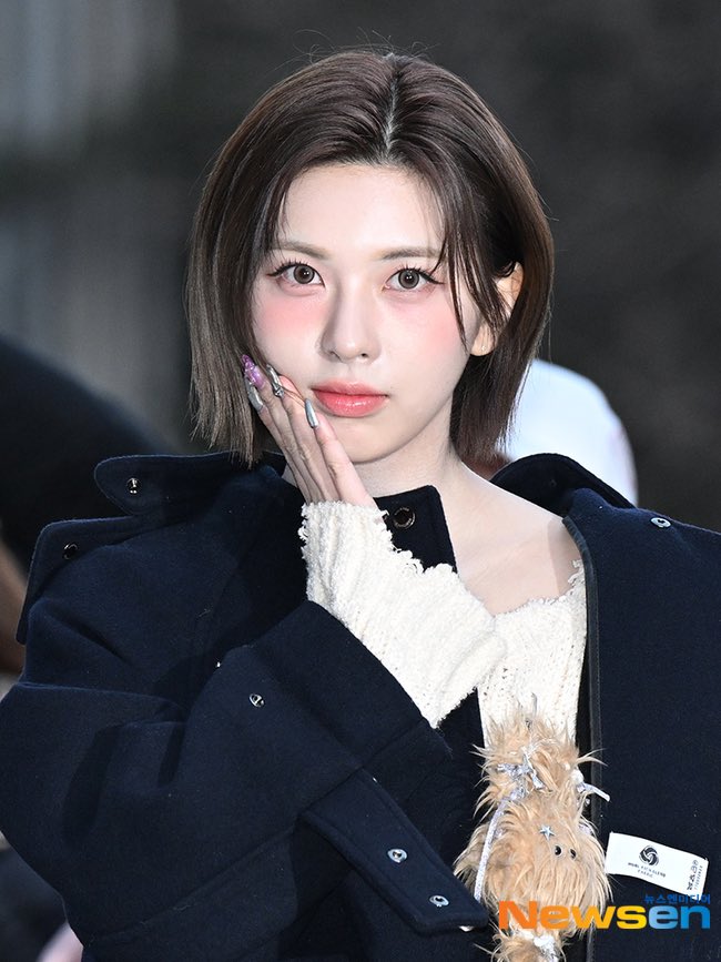 ifbaeifsol's tweet photo. 뮤뱅 출근 기사사진 #배이 https://t.co/v9U0dqwMVF