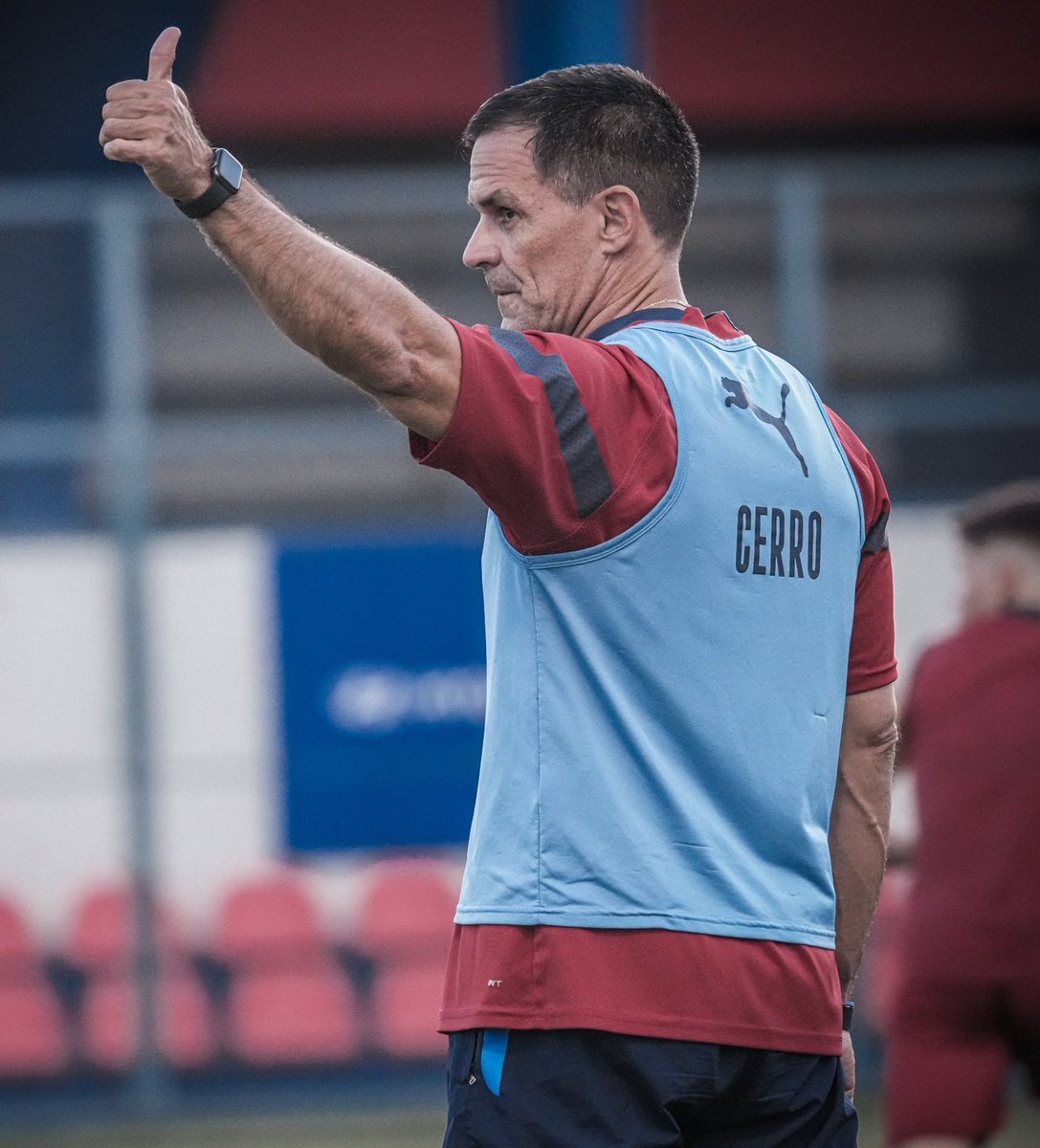 Cerro gana 3 a 1... 75 minutos
El prof Bernay mete dos delanteros!!!
Hace cuanto no veo esto😳
💪🏻👏🏻👏🏻👏🏻👏🏻👏🏻👏🏻