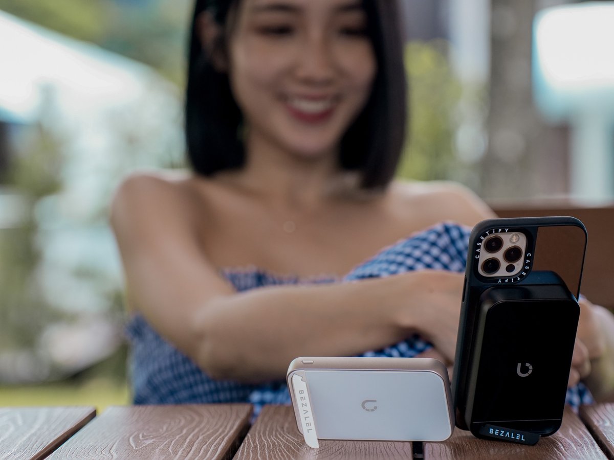 Power up your phone while enjoying hands-free entertainment with our built-in stand.
Grab yours now and elevate your travel experience!

#techcarry #lifestyle #apple #iphone #techaccessories #magsafe #phonecharger #wirelesscharger #preludex #magsafe