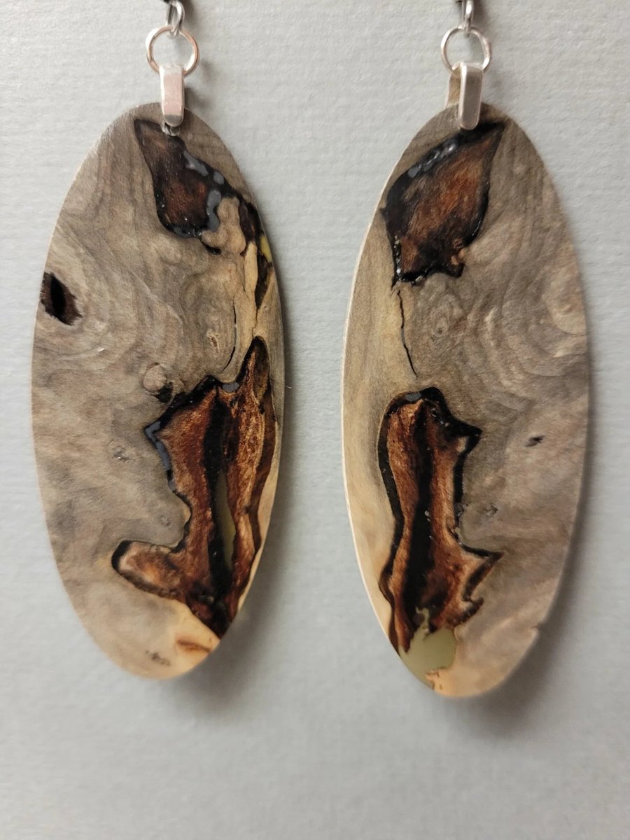 PamelaBaker67's tweet photo. https://t.co/SRj6zUvy4t @Rtobaison @ExoticWoodJewelryand #SDFT #ExoticWoodEarrings #BuckeyeBurlResinExoticWood https://t.co/ZbT2vbPv0r