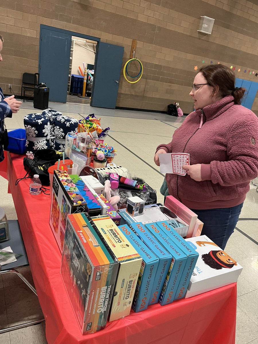 Great turn out from our families <a href="/KCPS_Rogers/">KCPS Rogers</a> for our monthly SAC meeting. B-I-N-G-O always means fun &amp; prizes!!! <a href="/kcpublicschools/">KCPS</a> <a href="/kclinc/">LINC</a>