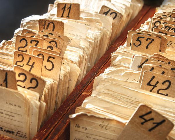 👏Bravo à ceux qui ont répondu. Même si beaucoup le savaient déjà, voici la réponse : Collecter avec enrichissement permanent, conserver dans les meilleures conditions, classer pour faciliter la recherche, communiquer avec droits et contraintes, y compris les rapports d'activités