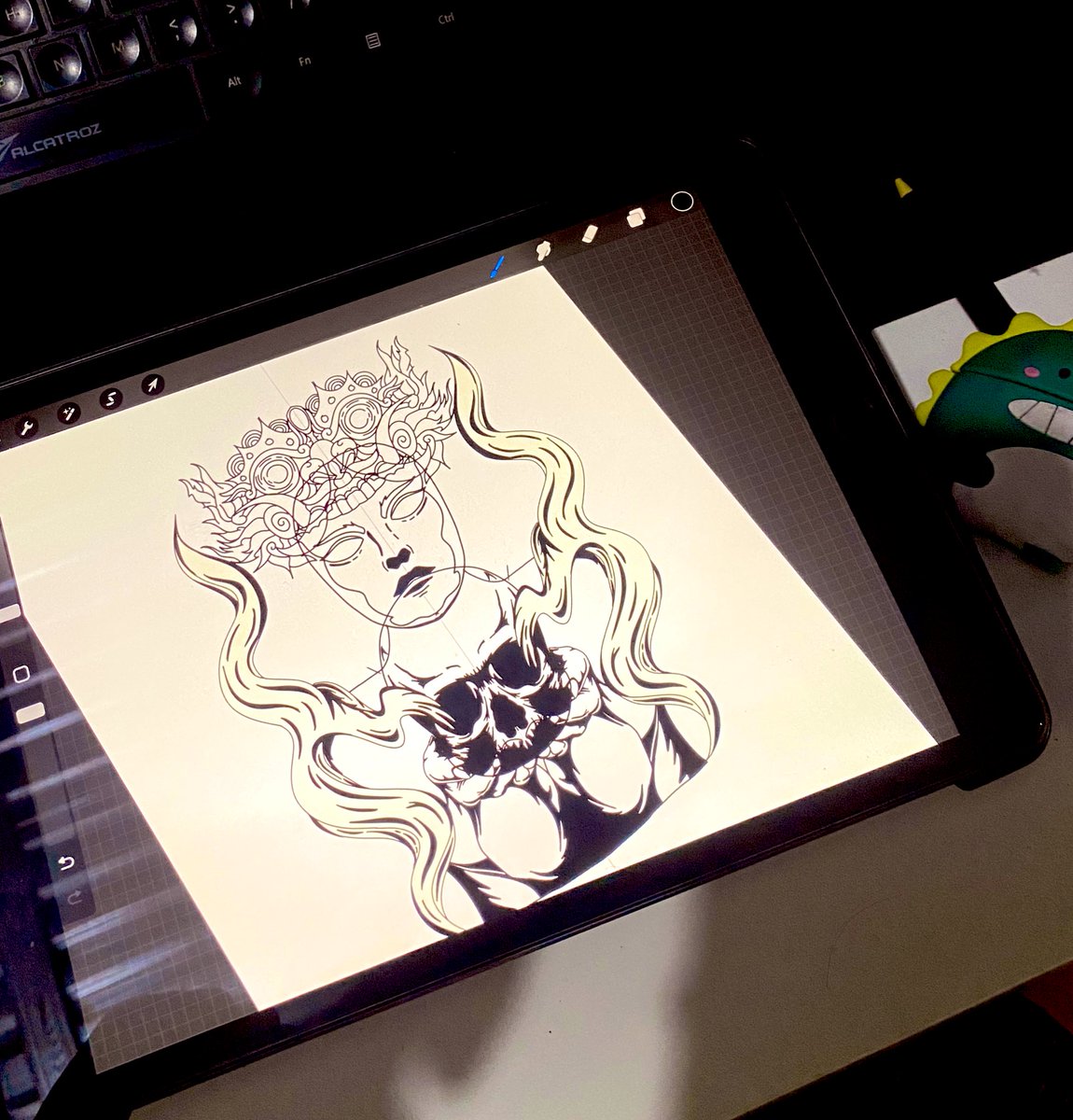 _dynate's tweet photo. holaa fams✨
on this hot day let's sketch artwork while listening to relaxing songs in the room🌿 https://t.co/hQjto6jgLj