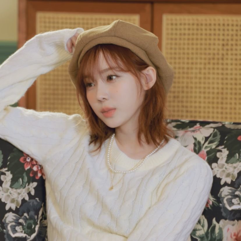 sanairl's tweet photo. they really dressed her up like a little lesbian https://t.co/Ruxn3cMWo1