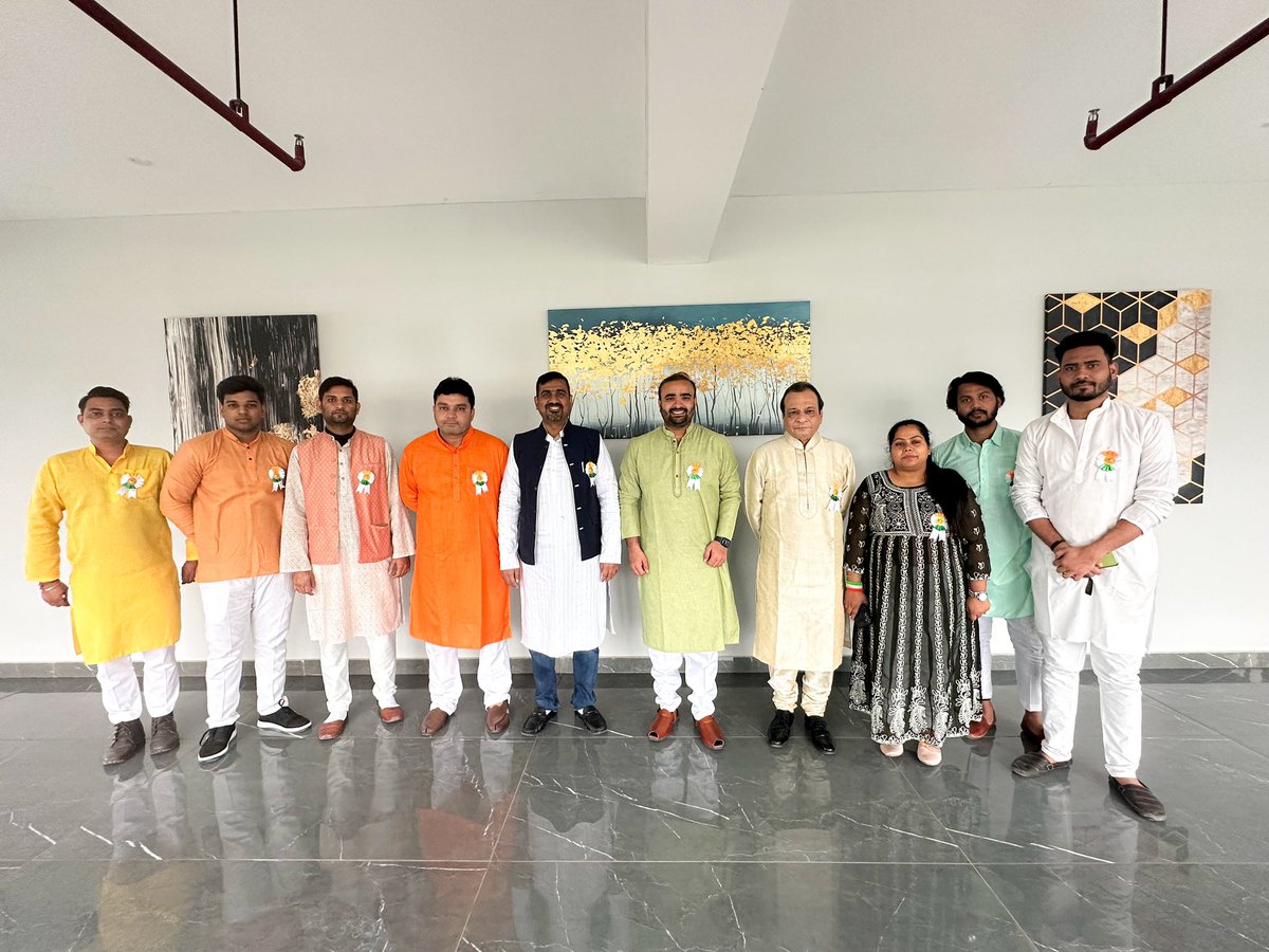 RevayuEnergy's tweet photo. Revayu team proudly celebrates the 75th Republic Day, embodying the spirit of unity, innovation, and progress. Together, we strive for a sustainable future and contribute to the growth of our great nation.

 #RepublicDay2024 #RevayuTeam 🇮🇳 https://t.co/9Q5ot6mIdb