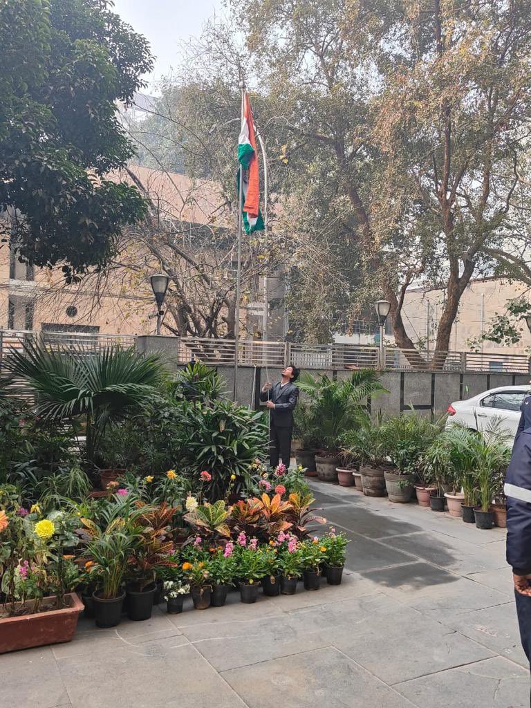 FCI_India's tweet photo. Flag hoisting at FCI Headquarters marks a patriotic celebration on Republic Day. 🇮🇳 #RepublicDay2024 https://t.co/jTJGHciYHW