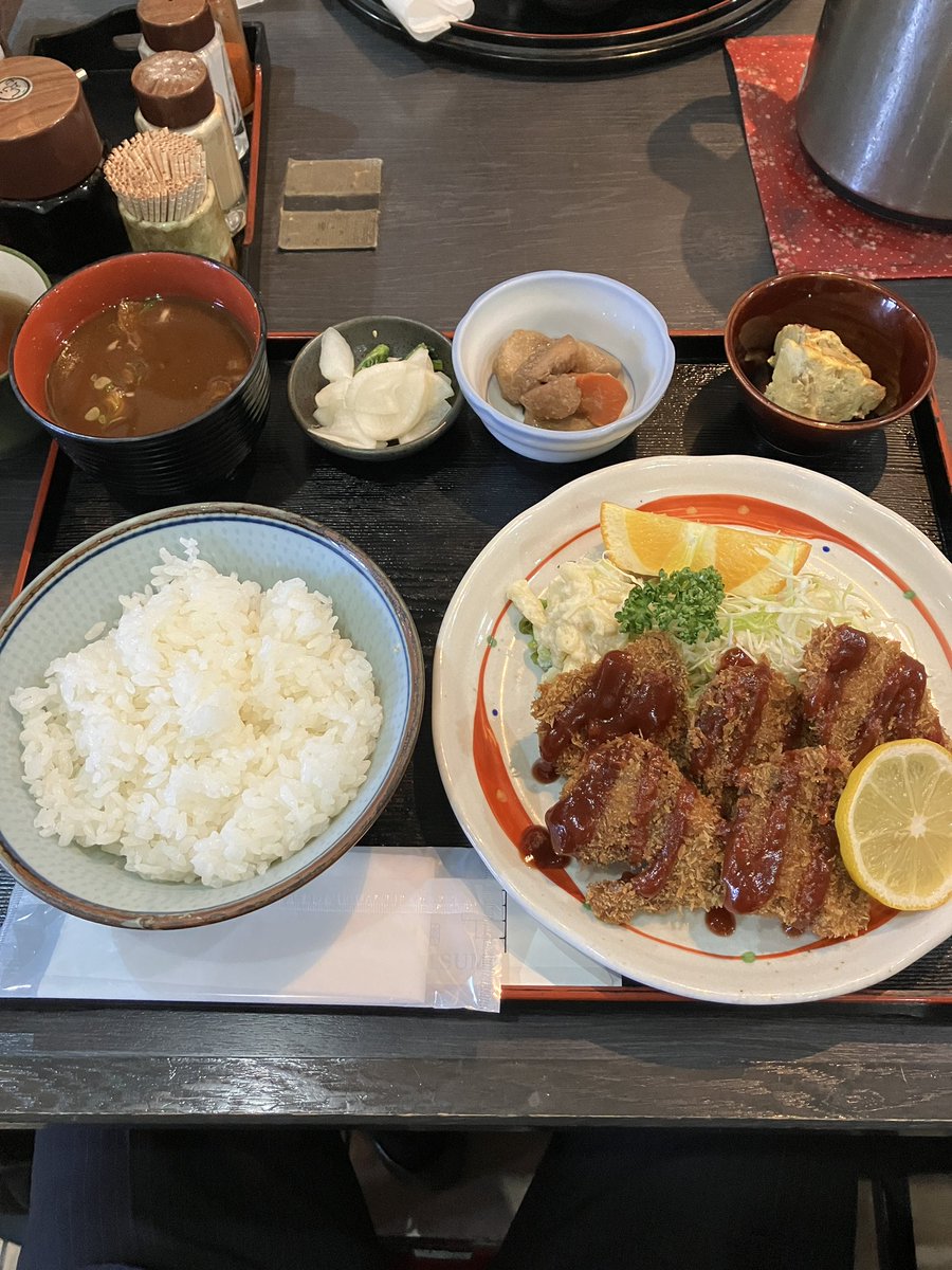 tatsu10276's tweet photo. 美味しかった。真面目に美味しかった。マグロカツ。。。w ＃初味　＃同僚とのランチ https://t.co/oVh16rdWB4