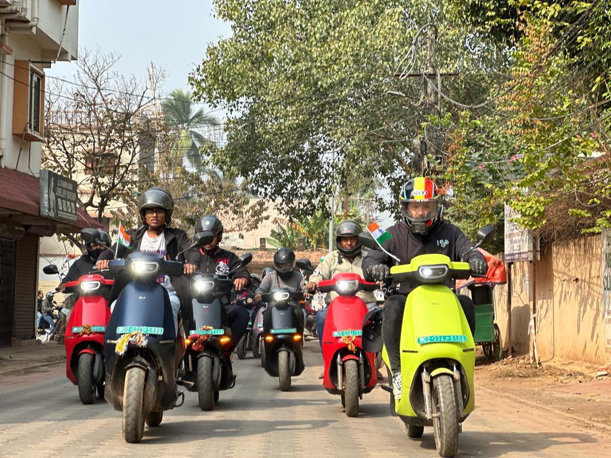 OlaElectric's tweet photo. The #OlaCommunity in #Odisha is also off somewhere. 🚀
Can you guess where? 

#OlaUnityHeritageRide #CultureMeetsFuture https://t.co/ufzLe1axnr