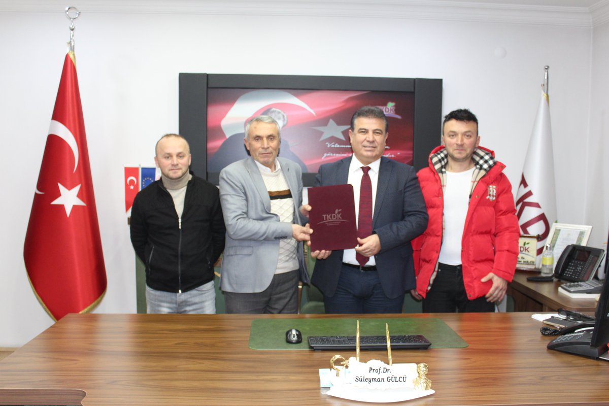 13. BÇ. Projelerimizden Şarkikaraağaç İlçemize robotik sağım sistemine sahip modern bir  süt çiftliği kuracak olan Yaşar Sayın Bey ile Sözleşmemizi imzaladık. Proje Toplam Uygun Harcama  Tutarı: 9 Milyon TL, Hibe Tutarı: 5,8 Milyon TL.  Hayırlı  olsun...