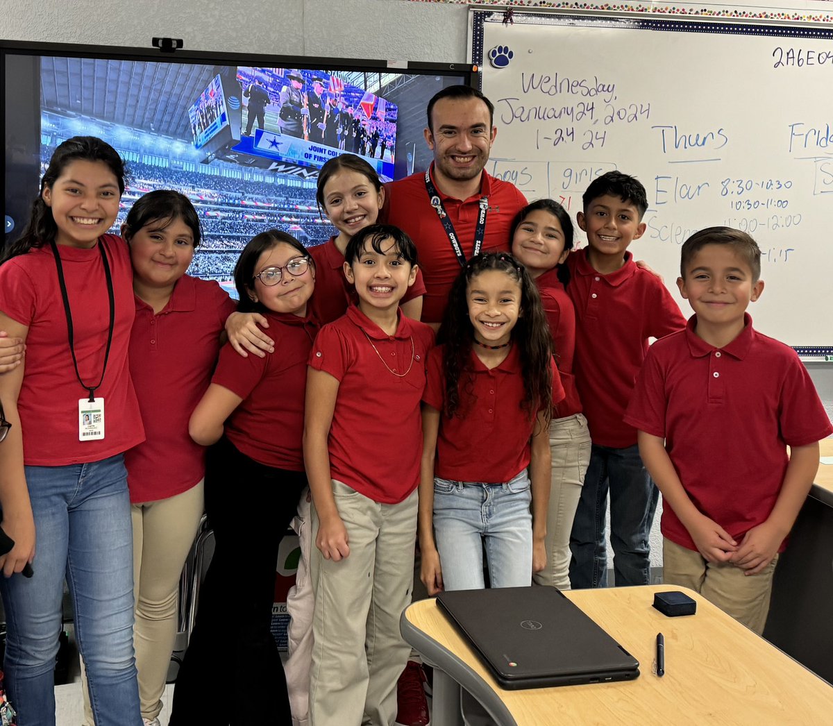 jay_xp84's tweet photo. When your kids want to match, you match with them! #DHEBobcats #WeAreClintISD https://t.co/tmOKp6H1sp