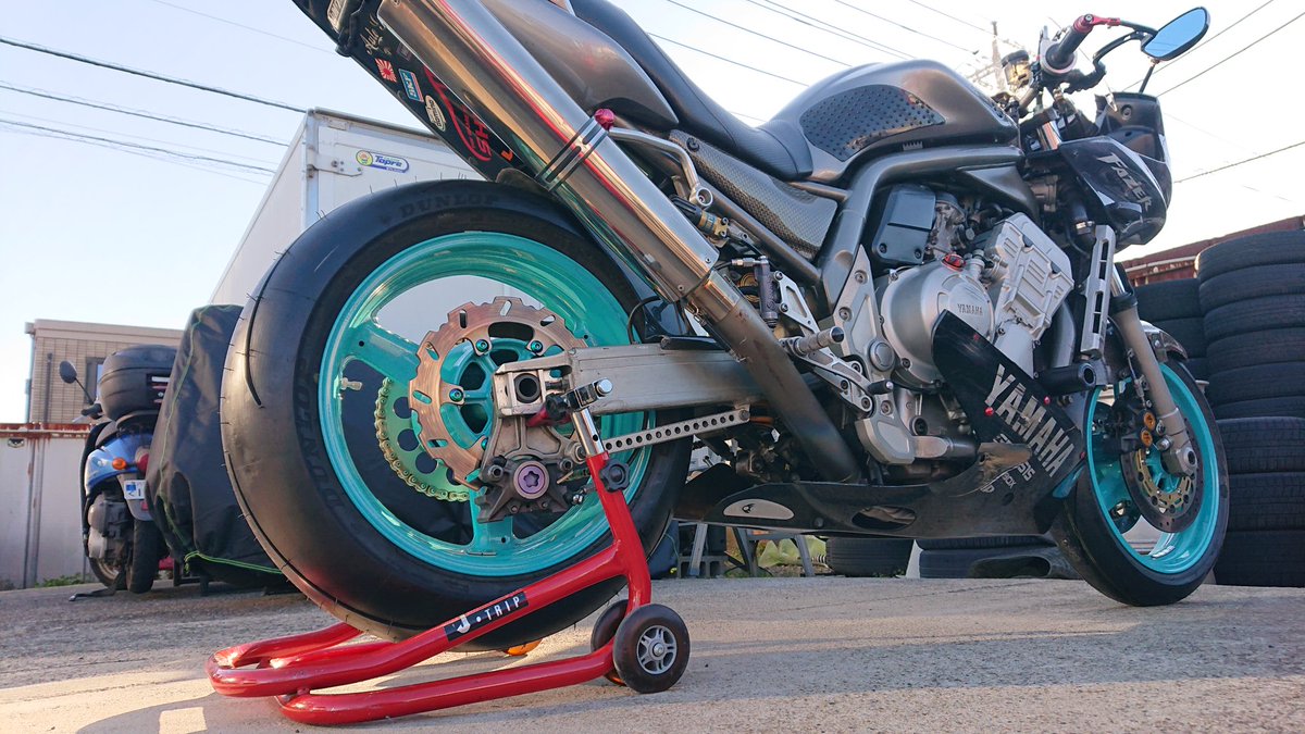 Newペイントホイール♪
装着 ( ´∀｀) ウキウキで房総行きたい欲が全開なのに強風に気分が萎えてる