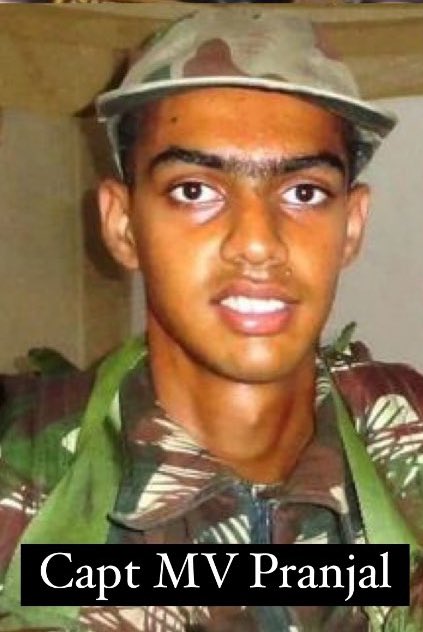 ShivAroor's tweet image. Capt MV Pranjal decorated with a posthumous Shaurya Chakra today. He was one of 5 killed in action in the Rajouri encounter in Nov 2023. 🙏🏽🔥🇮🇳