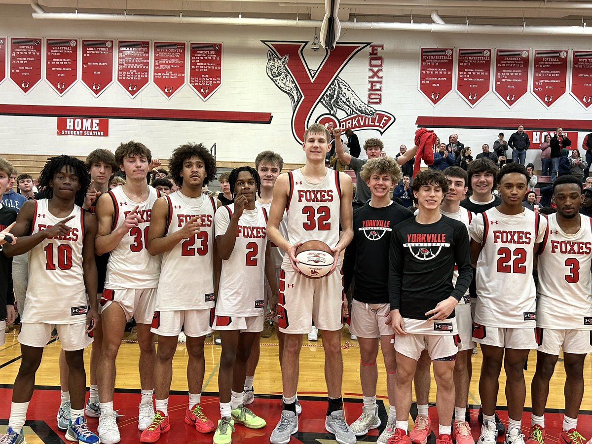 Congratulations to Jason Jakstys on scoring his 1,000 point of his high school career in tonight’s win!