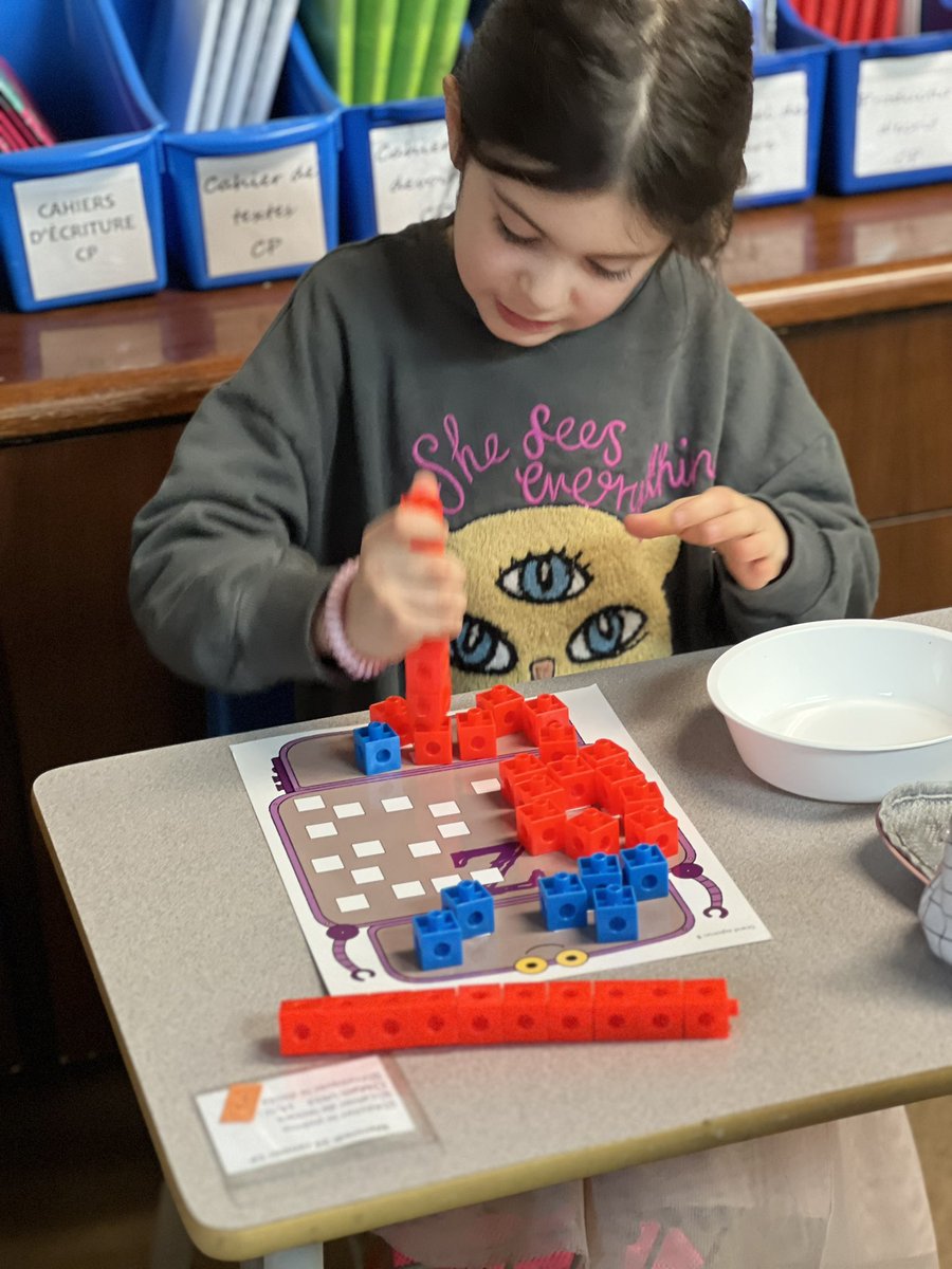 FrenchinAustin's tweet image. #placevalue #primarymath #numbersense #French
Understanding place value is an important part of building a strong number sense. Using a hands-on approach to teaching place value is imperative because it helps students see, touch, and manipulate otherwise abstract concepts.