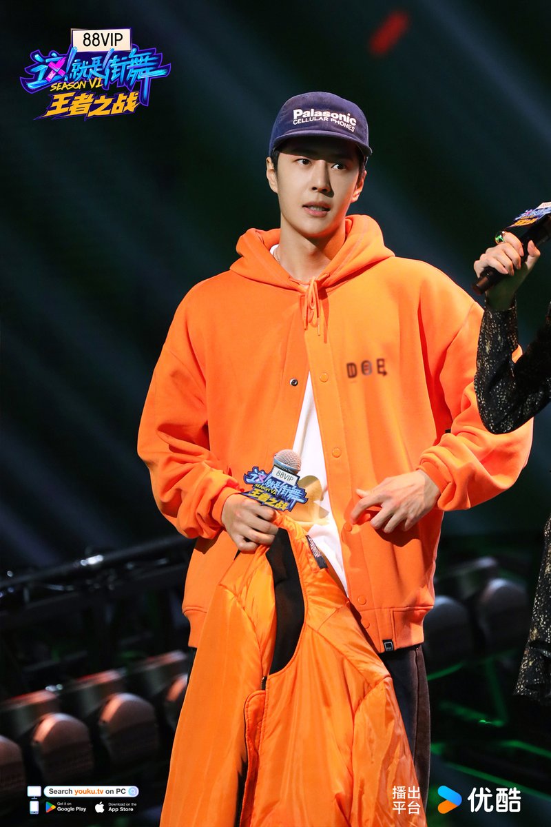 YoukuOfficial's tweet photo. #StreetDanceOfChinaS6 Spirited and authentic, blazing with brilliance! Captain #WangYiBo of BOOM resonates with dance, unleashing high-energy vibes, and relishing every moment on stage!

📺Watch【Street Dance of China S6】on YOUKU APP 👉
https://t.co/6iXzfnppDJ

Enjoy watching full episodes of【SDC6】on YOUKU TV. 

#YOUKU #优酷