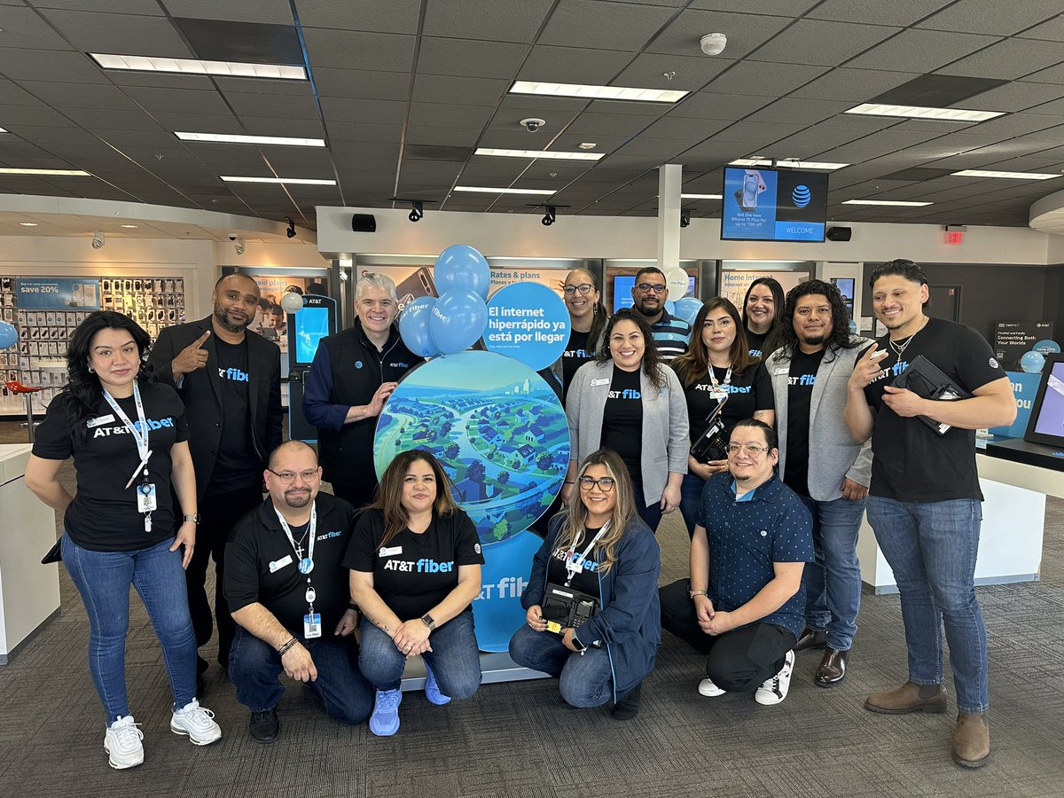 Jorge Vera (@jorgevera19) on Twitter photo Fiber Launch Day in Las vegas Nellis store and a great visit from our VPGM <a href="/DesertSW_/">Desert Southwest</a> @gowestregion #lifeatatt #attfiber #DesertTKO Fiber Launch Day in Las vegas Nellis store and a great visit from our VPGM <a href="/DesertSW_/">Desert Southwest</a> @gowestregion #lifeatatt #attfiber #DesertTKO