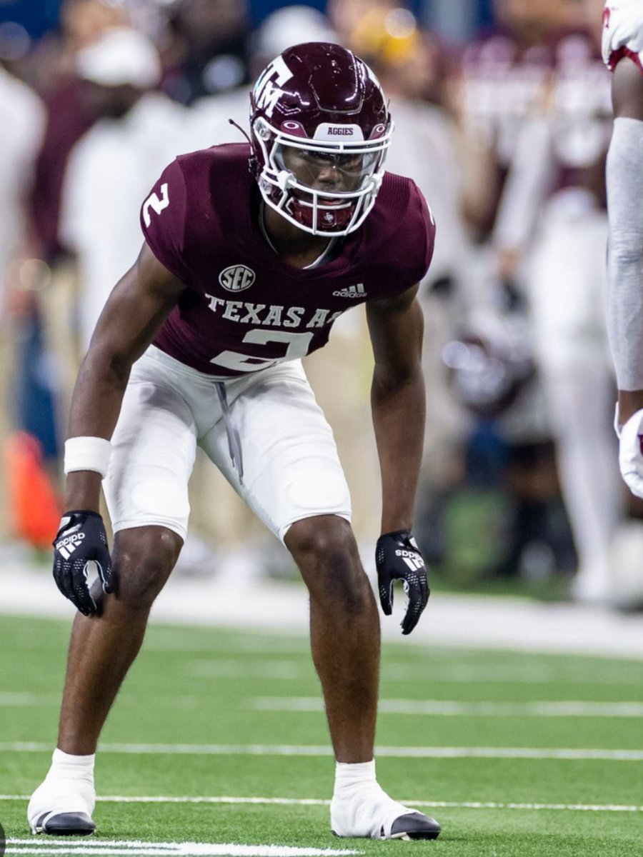 Blessed and Humble to have received an offer from @AggieFootball. Thank you @CoachIsh_ @CoachMikeElko really appreciate it. @FbAggieRecruits @RivalsFriedman @adamgorney @ChadSimmons_ @BrianDohn247 @NPCoachJeff @HoughFB @DeShawnBaker6 @SC_DBGROUP @SWiltfong247 @TomLoy247 @12thMan