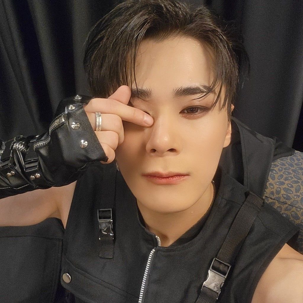 unvrstro's tweet image. moonbin as toothless — a thread

#영원한_나의달_문빈_생일축하해 #문빈 #MOONBIN