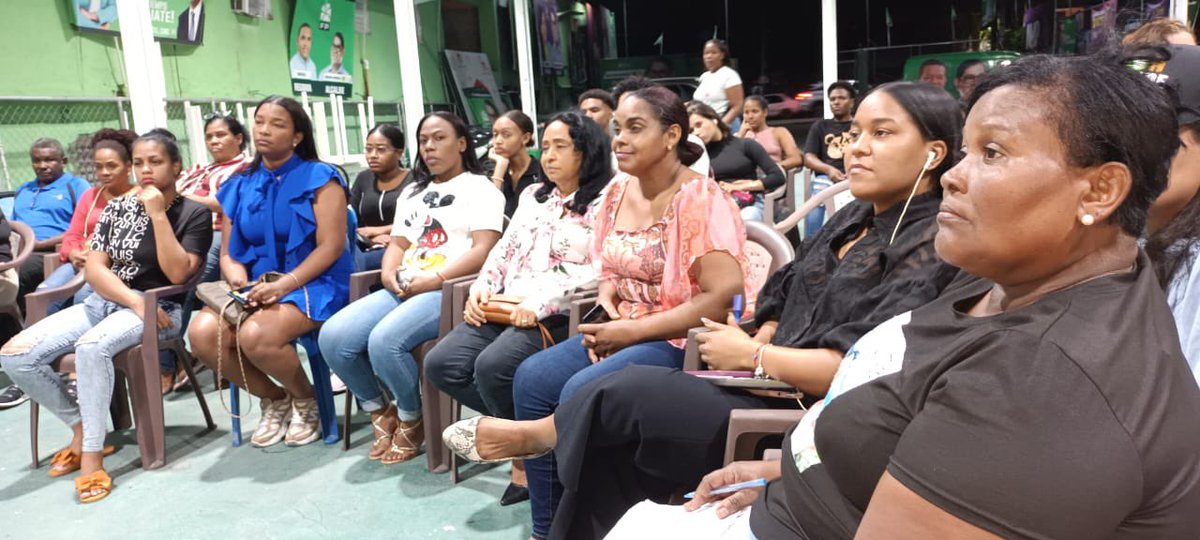 keylaReyna04's tweet photo. "¡Excelente reunión de trabajo con mujeres pueblistas de Santo Domingo Oeste! Juntas desarrollamos una sólida agenda para garantizar el triunfo de nuestro alcalde Aquilino Serrata. #TrabajoEnEquipo #CompromisoConLaComunidad" #AquilinoSerrataAlcalde #keylaReyna🇩🇴  @FPcomunica @SerrataAquilino @LeonelFernandez #AquilinoSerrataAlcalde