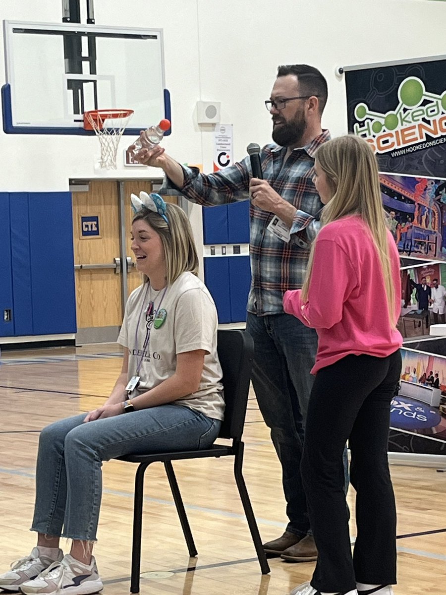 ctetigers's tweet photo. Family STEM Night- Thank you to The Science Guy, Mr. Jason Lindsey for an engaging assembly today and fun family night! #proudtobeCTE @MrsDarnell_CTE @MrsWillis_CTE https://t.co/6YLYdb1WxJ