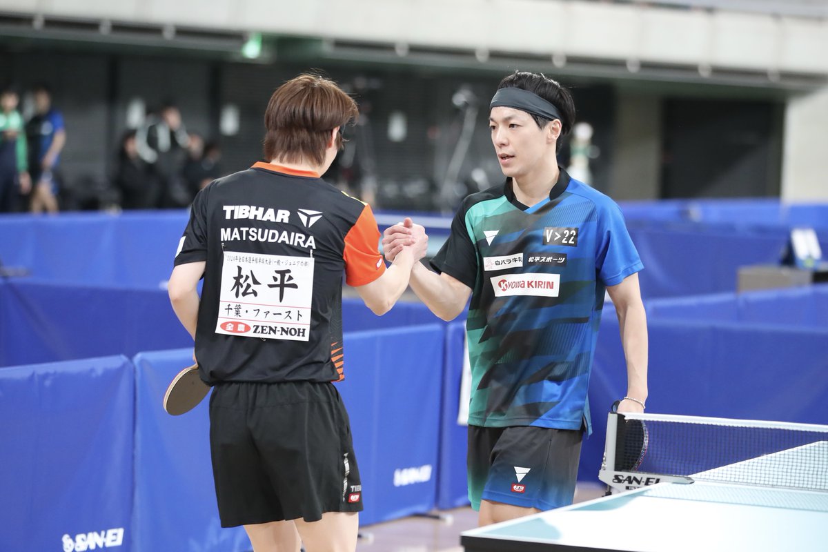 victas_inc's tweet image. 【#VICTAS JOURNAL：2024年 #全日本卓球 選手権大会（一般・ジュニアの部）】
＜男子シングルス4回戦＞
#松平健太（ファースト）
4-2
#松平賢二（協和キリン）
兄弟対決を制したのは弟、健太。
#卓球