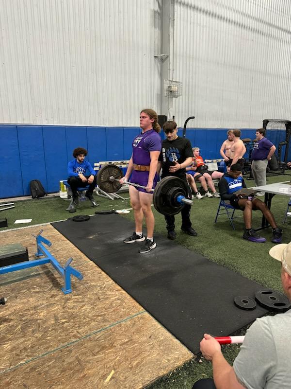 RicklanHolmes's tweet photo. Love to see @CTHS_RangersFB competing in Powerlifting
#LiftHeavyThings
#RangersRide #StayPurple #F4 #TTP https://t.co/TMu5ZbKFPG