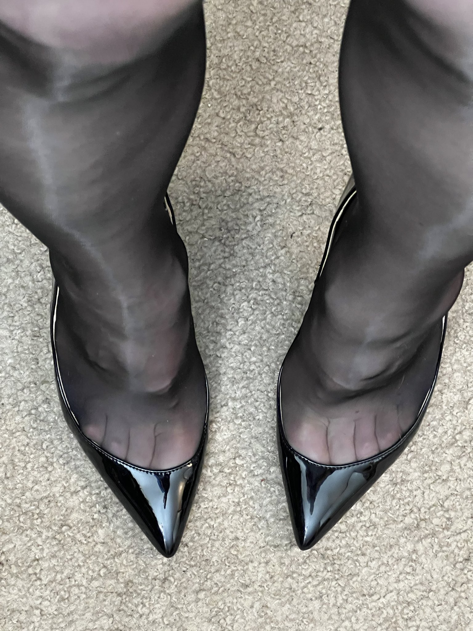I think I can stop searching for shoes with a super low cut vamp #toecleavage https://t.co/i3ksTakSVK