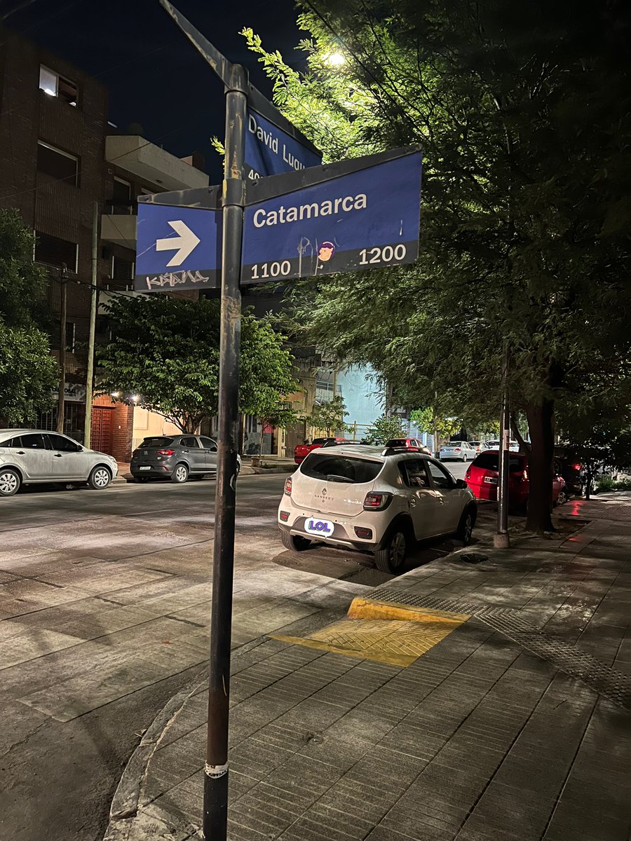 Barrio Gral Paz.. lo mismo de siempre, zona liberada. 
No hay vez q voy a tomar algo a ese barrio q me pasa lo mismo… 
Catamarca y David Luque.
( a la vuelta de la comisaría)