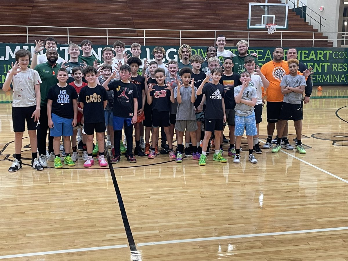 DubC_MensHoops's tweet photo. LOVED the opportunity to hangout with the youth in our community tonight!

The second year in a row we hosted our in season skills night for the Wilmington Youth League. Two more age groups joined us this year so we had enough for two sessions!

#HereForTheWork #WeAreWilmington https://t.co/3lFYqN1Ncj