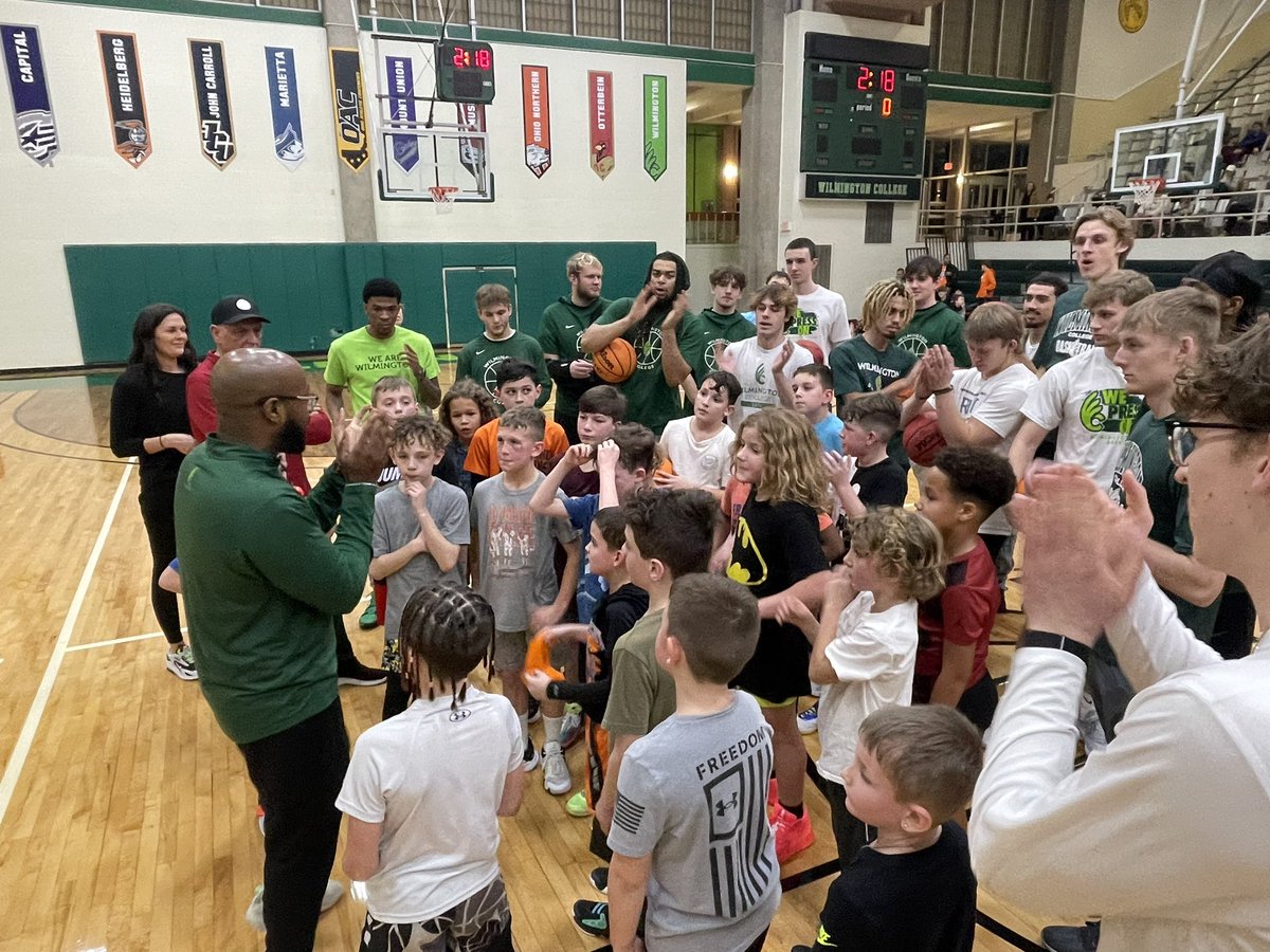 DubC_MensHoops's tweet photo. LOVED the opportunity to hangout with the youth in our community tonight!

The second year in a row we hosted our in season skills night for the Wilmington Youth League. Two more age groups joined us this year so we had enough for two sessions!

#HereForTheWork #WeAreWilmington https://t.co/3lFYqN1Ncj