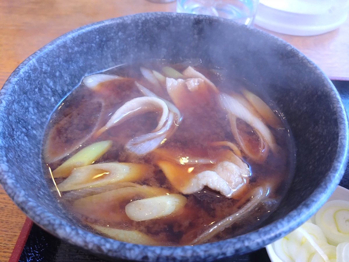 今日のお昼はちょっと早めに川越の時の鐘近くの武蔵野うどん店
湊で味噌󠄀つけ汁うどん大盛り！
期間限定、八丁味噌󠄀使用です。
湊さんのうどんめちゃ美味しいので川越観光の際は是非！😋
#武蔵野うどん