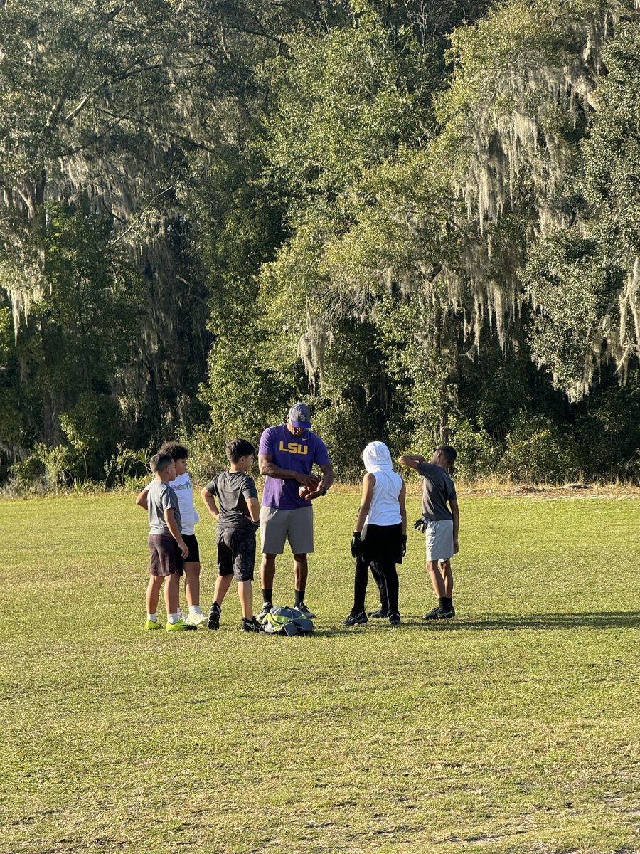 Rico_27Lb's tweet photo. Saints squad getting ready for tomorrow, #flagfootball #football #sports #tocho #flag #tochobandera #americanfootball #tochito #nfl #touchdown #fitness #sport #tochitobandera #flagfootballgame #gameday #tochoflag #v #flagfootballmx #tocholavida #tochoislife #footballamericano https://t.co/62Kjl0DptB