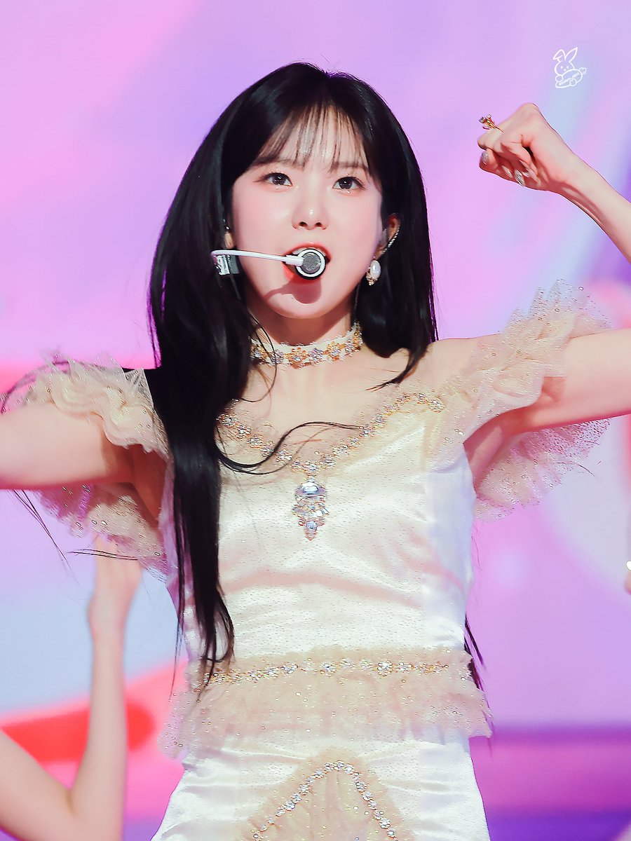 liebre_0812's tweet photo. 231231 가요대제전

너무 이쁘다🥹
#최유진 #유진 #ユジン #CHOI_YUJIN #Yujin #Kep1er #케플러 #ケプラー https://t.co/OfvEhR0MvC