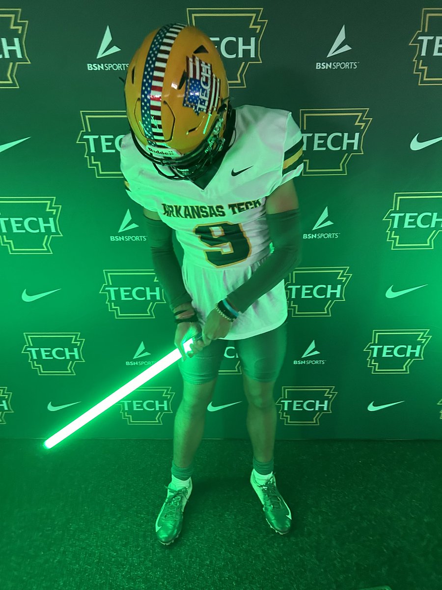 jakari cooper jr🦡 tweet media