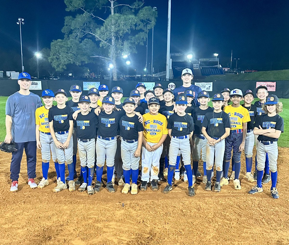 _GoRoos's tweet photo. Big shout out to MLB Big League catchers, Luke Maile & Matt Thaiss & MiLB Players Aidan Miller & Robert Moore for coming out & working with some KC Roos teams tonight at field practice. Blessed & honored to have so many positive baseball role models in our players lives day-in, day-out at the & around our player population  #reppintheroos