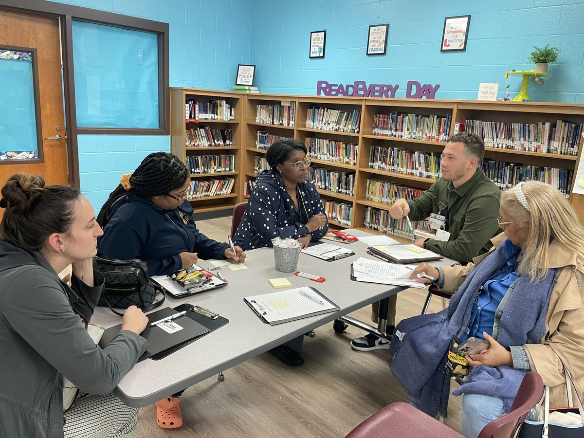 STEMwoodward's tweet image. TY @R_M_Moore_Elem for inviting @WEWildcatNation on an awesome #LearningWalk 🙌🏾 We loved your utilization of journals &amp;amp;  implementation of EDP &amp;amp;
@ArgumentDriven ⚙️@PrincipalDrH @DCSDSTEM @DCSDScience