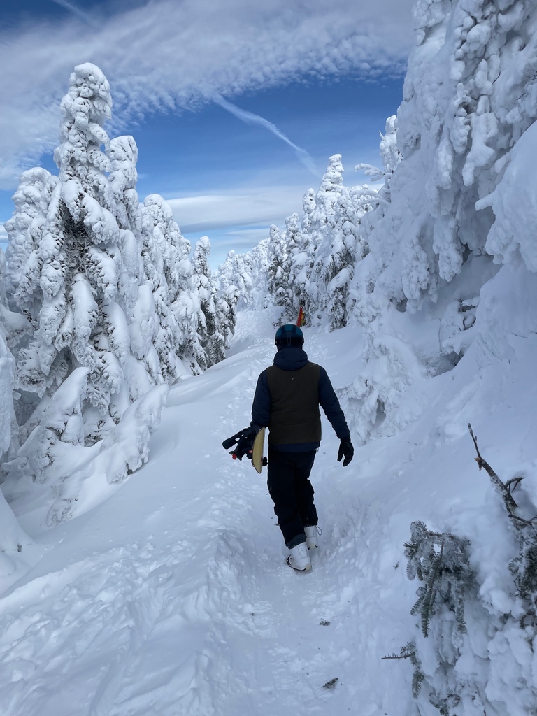 elykeycustom's tweet photo. We went and got it this week @austeeez. 
.
.
.
.
.
#snowboarding#saddleback#me#maine#skiing #snow #winter #ski #snowboard #mountains #travel #outdoors #spreadthestoke #adventure #powder #mountain #hiking #love #wintersports #snowboarder #lovemaine #mainelife https://t.co/inz6Kmsm7u