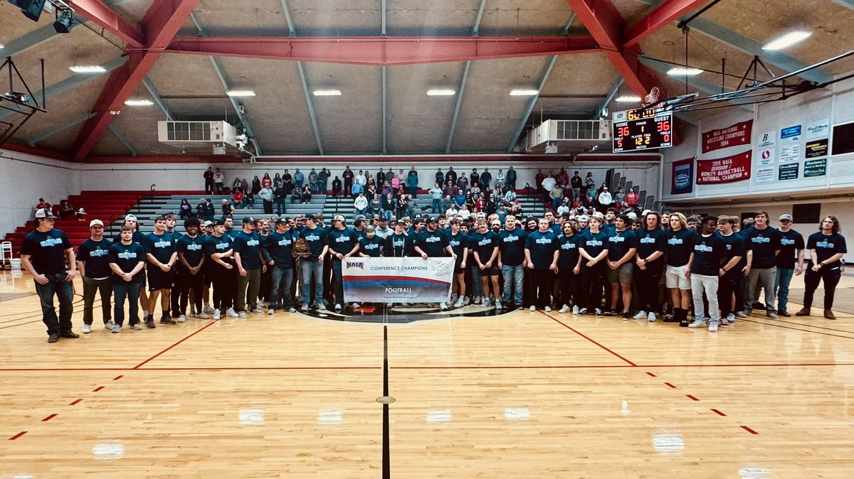 Special recognition tonight in Dillon with @UMWBulldogs honoring their 2023 #FCfootball Regular Championship!  Special thanks to <a href="/bsn_nw/">BSN Sports WA/ID/MT</a> for providing the team and staff with their championship tees!